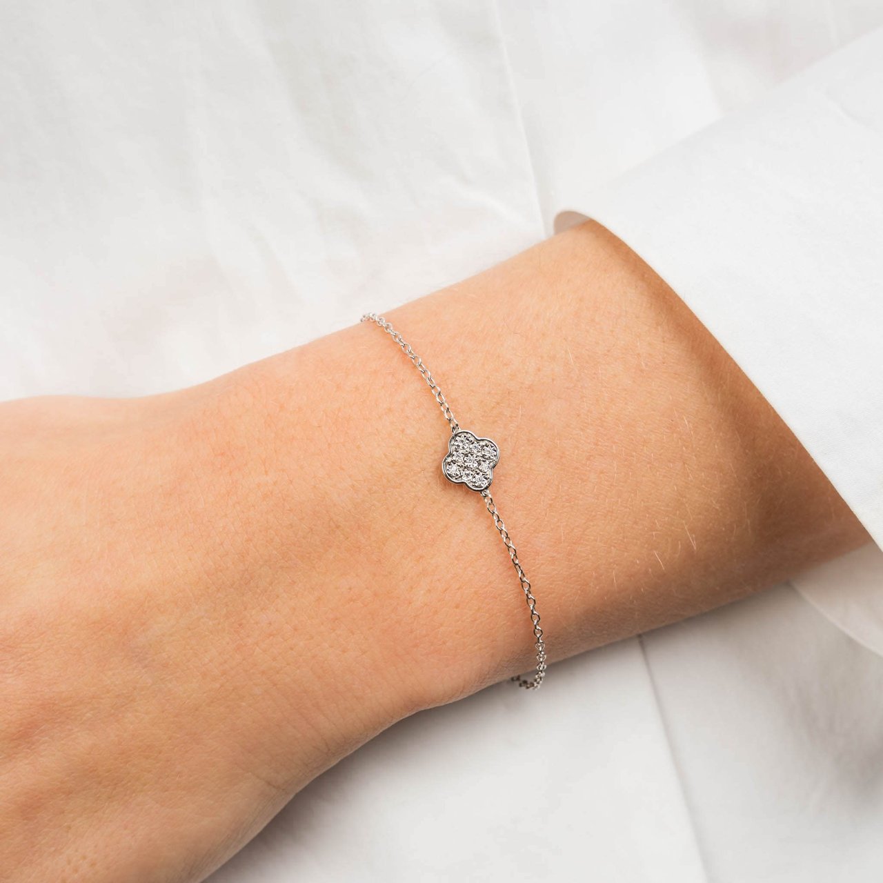 Morganne Bello Armband 1012W100 18k Witgoud Clover met 0,041crt G SI Diamant 14-17cm Zilver