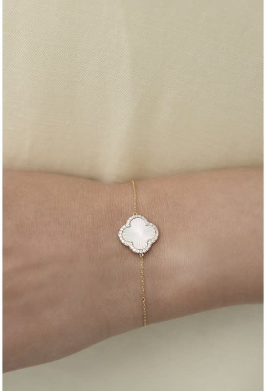 Morganne Bello Armband 3072YB11D Lumiere 18k Geelgoud met Mother of Pearl en 0,13crt GVS Diamant  14-17cm Goud