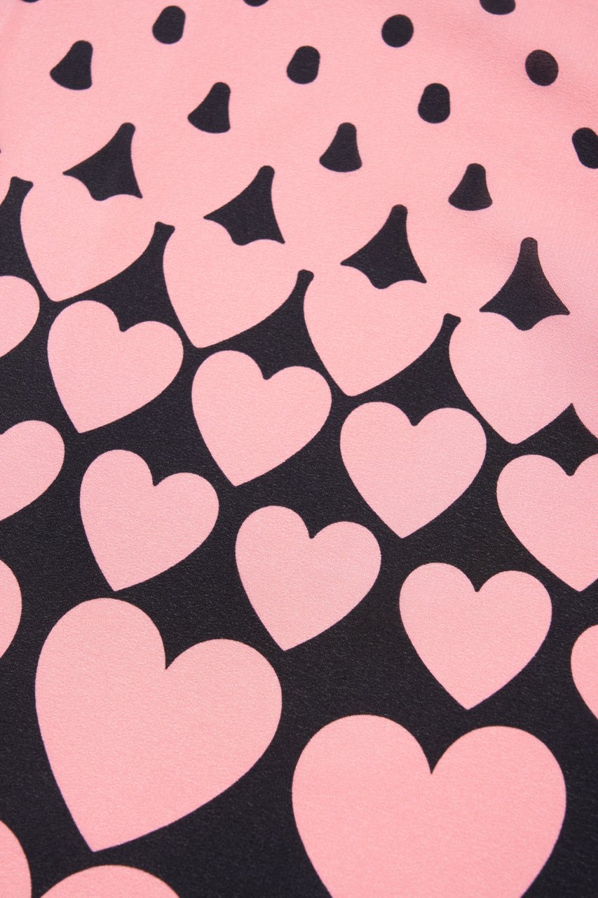 Moschino Silk foulard with heart print and logo print Zwart