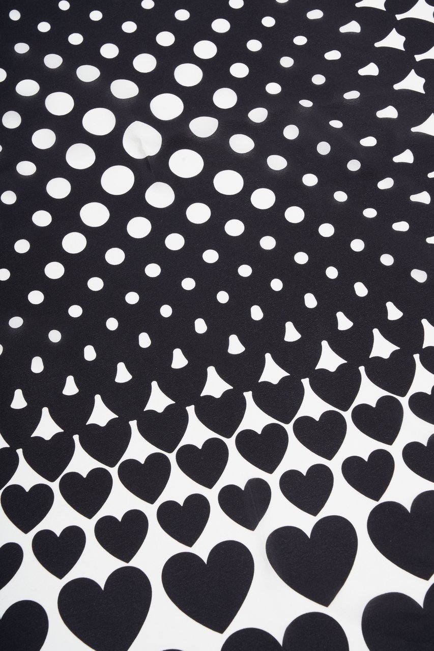 Moschino Silk foulard with heart print and logo print Wit