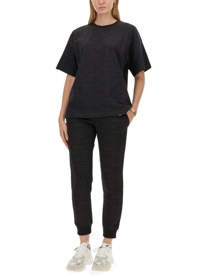 Moschino Oversized Logo Print T-Shirt Zwart