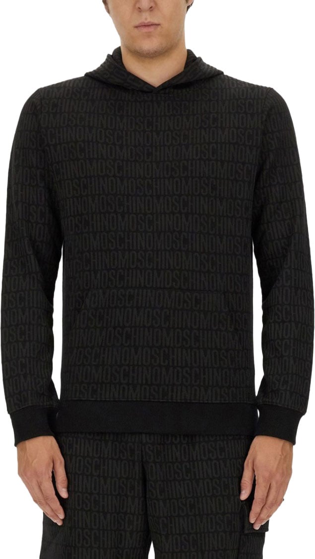 Moschino All-Over Logo Print Sweatshirt Zwart