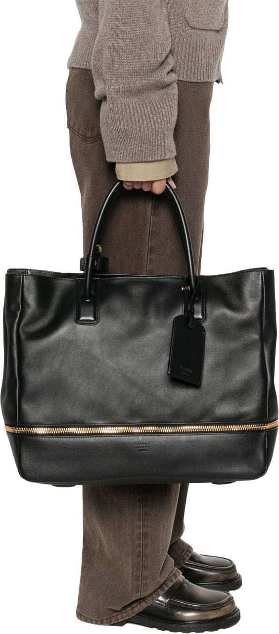 Moschino Black Bag with Gold Zipper Detail Zwart