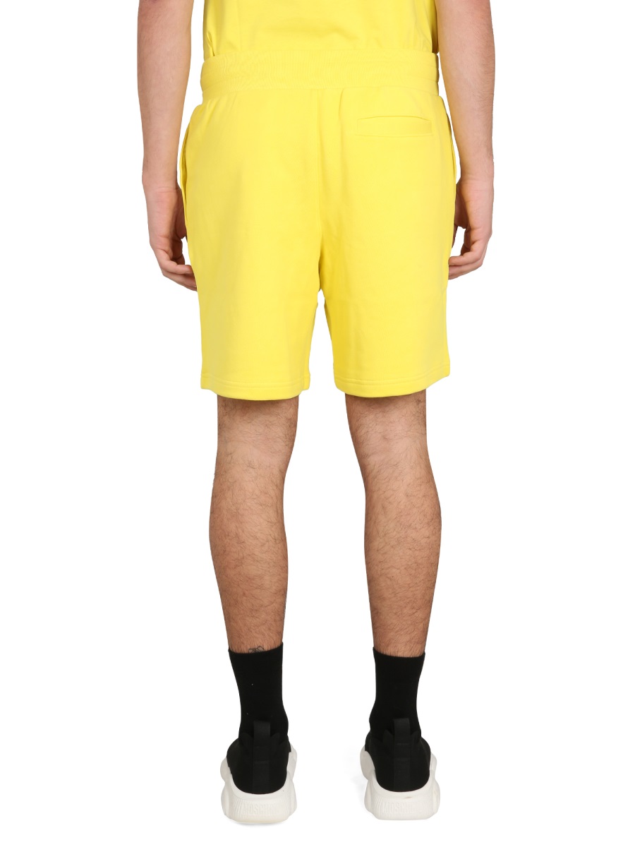 Moschino BERMUDA WITH LOGO Geel
