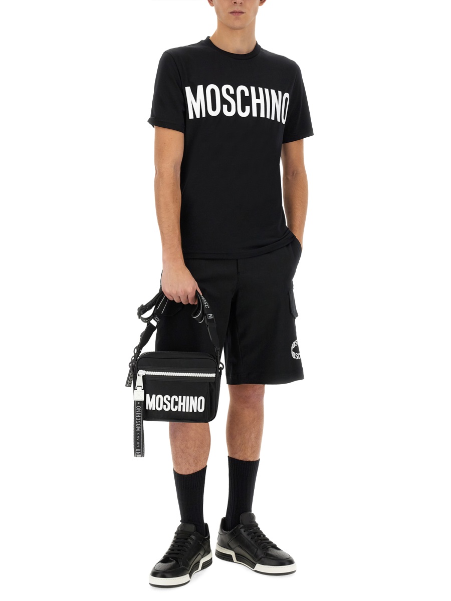 Moschino BERMUDA WITH LOGO Zwart