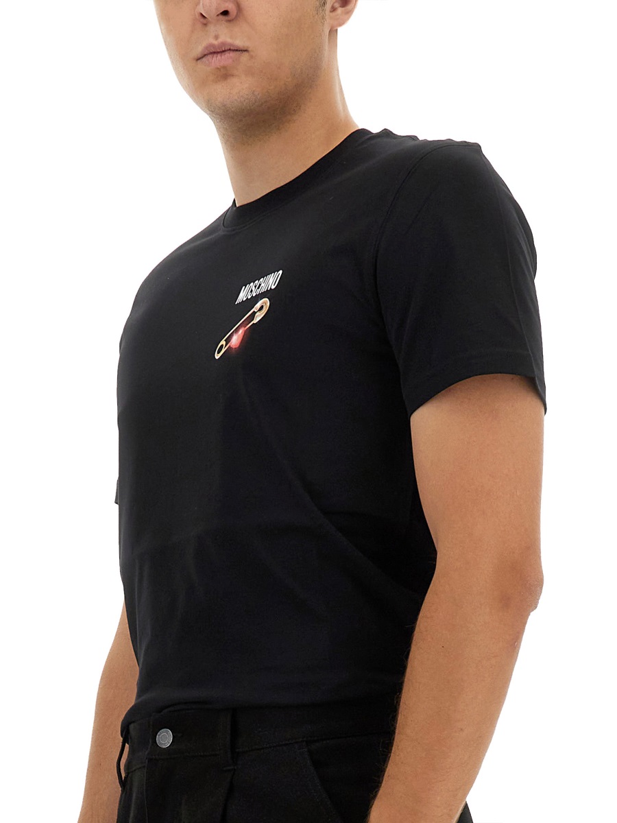 Moschino T-SHIRT WITH LOGO PATCH Zwart