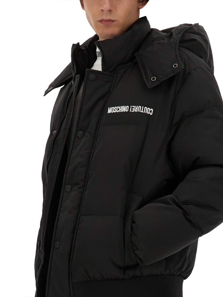 Moschino DOWN JACKET WITH LOGO Zwart
