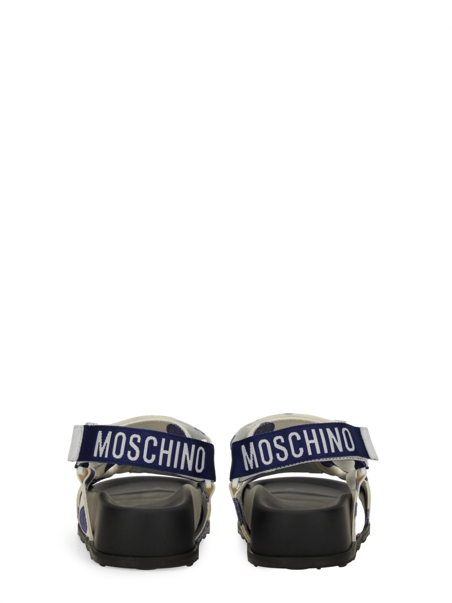 Moschino SANDAL WITH LOGO Wit