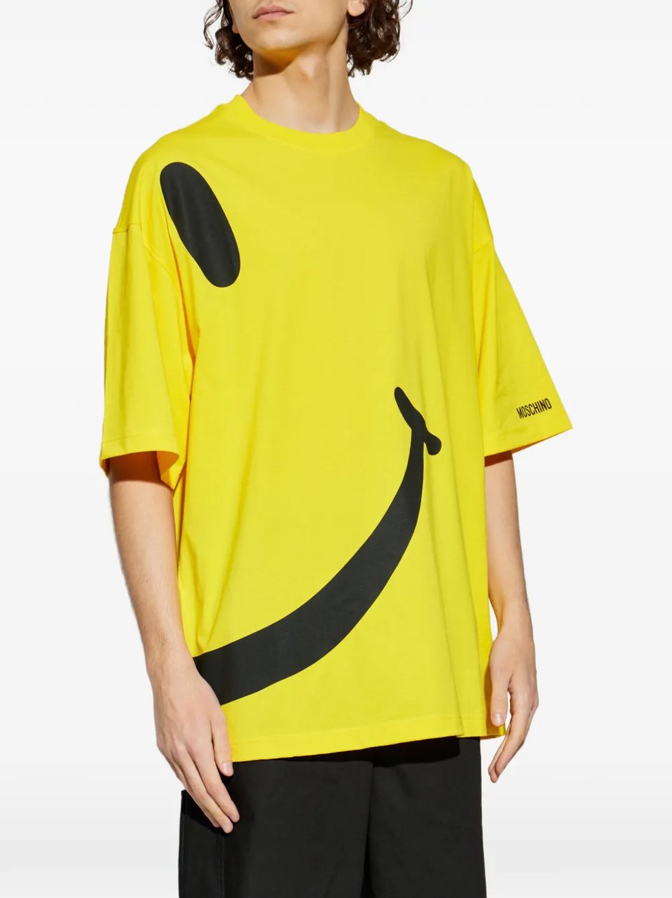 Moschino Relaxed Fit Yellow T-Shirt With Bold Smiley Graphic Goud