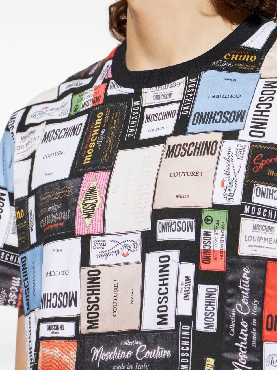 Moschino Vibrant Printed Silk and Nylon T-Shirt with Crew Neckline Zwart