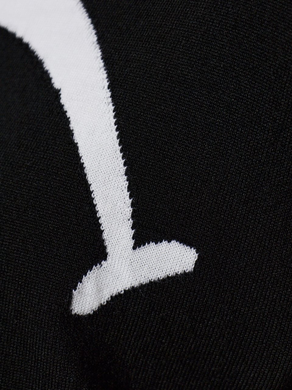 Moschino Minimalist Black Wool Sweater with Graphic Design Zwart