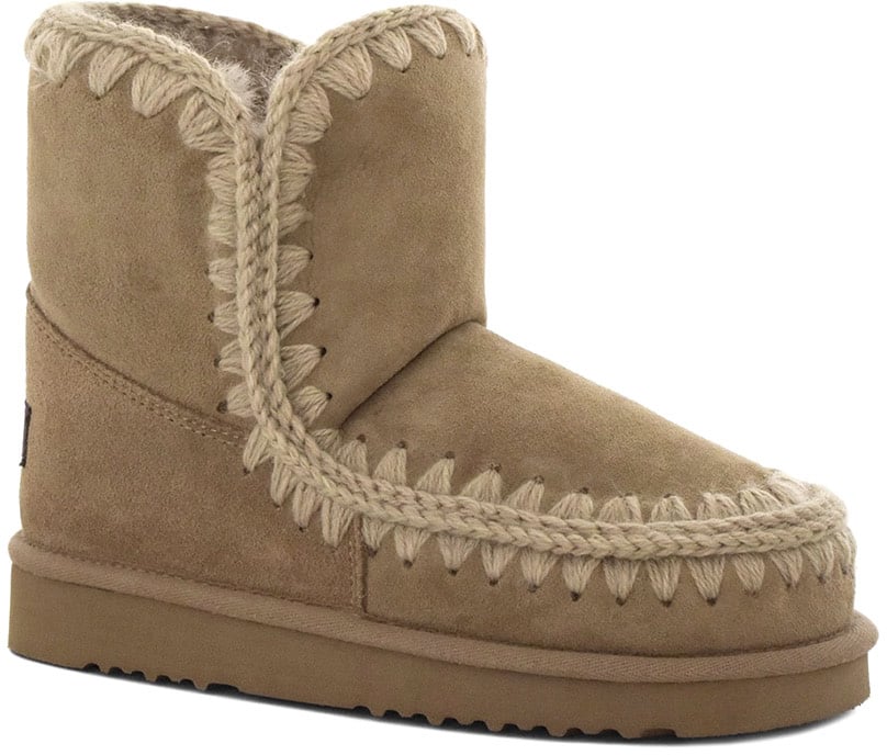 MOU Boots Divers Divers