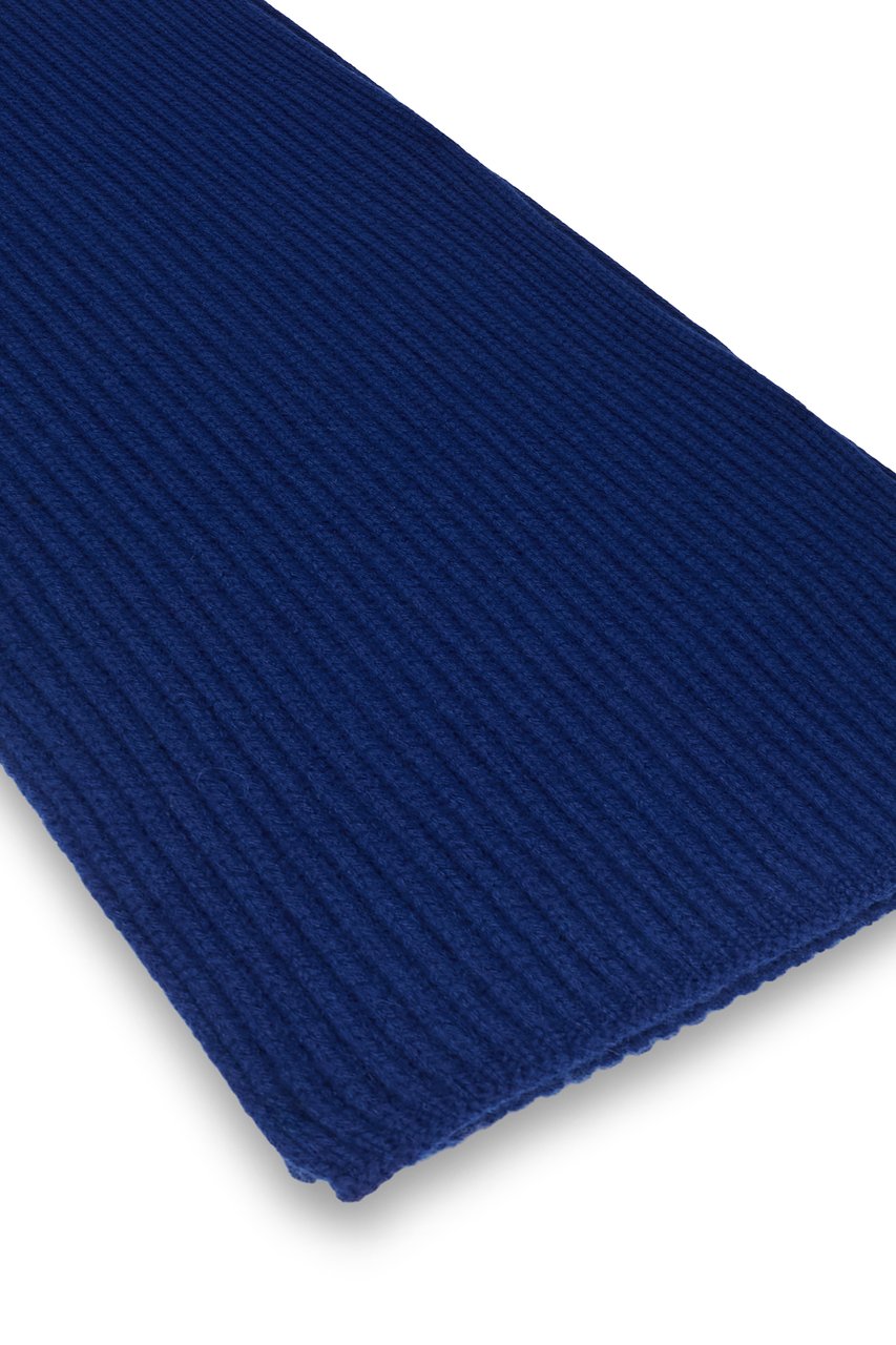 Muchachomalo Loose blue scarf with casual design. Blauw