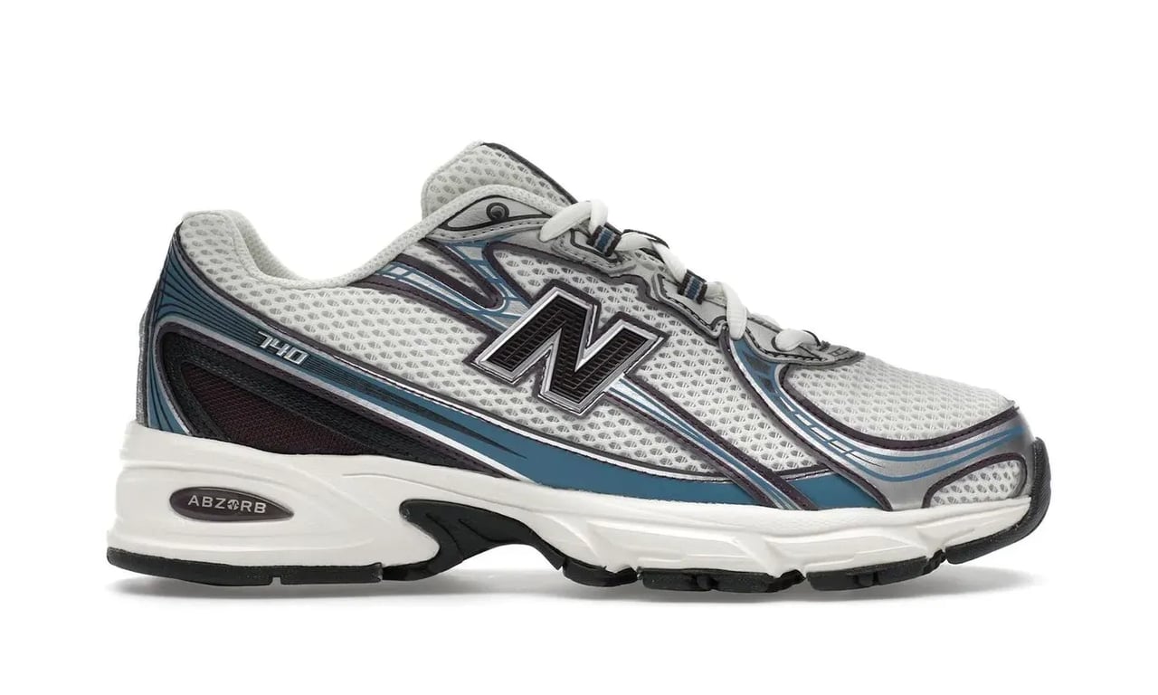 New Balance 740v2 Sea Salt Plum Zwart