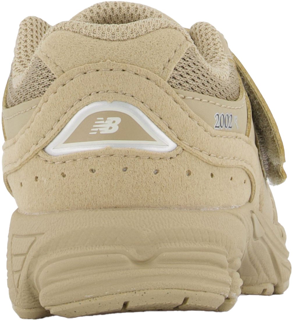New Balance New Balance I2002 Unisex Sneakers in Beige Beige