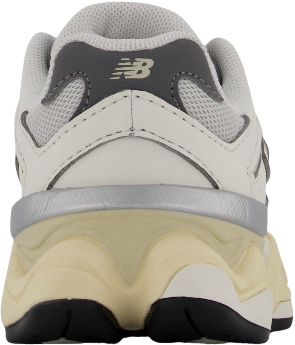 New Balance New Balance 9060 Unisex Sneakers In Off White Wit