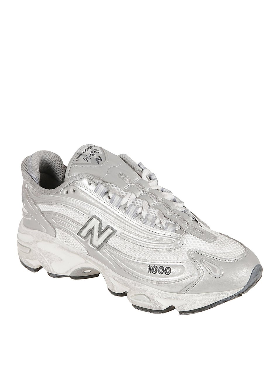 New Balance Streamlined Silver Sneakers With Textured Sole Wit
