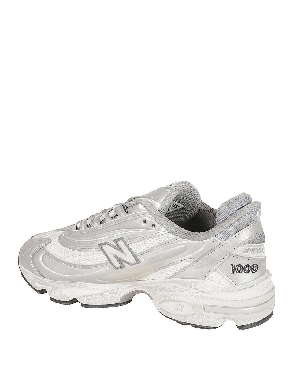 New Balance Streamlined Silver Sneakers With Textured Sole Wit