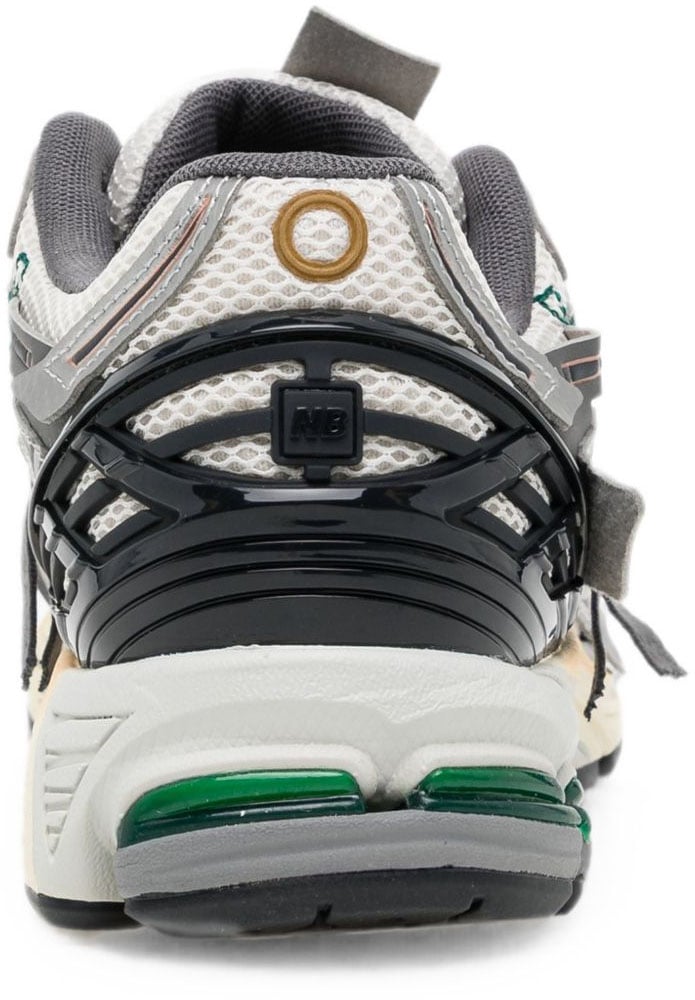 New Balance Sneakers Silver Metallic Zilver