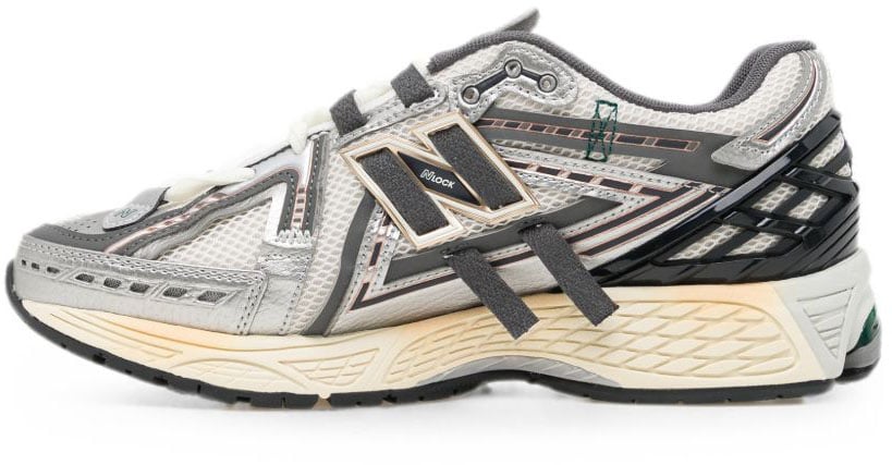 New Balance Sneakers Silver Metallic Zilver