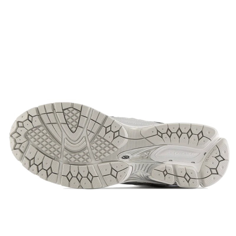 New Balance New Balance 1906D Protection Pack Silver Metallic Grijs