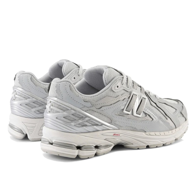 New Balance New Balance 1906D Protection Pack Silver Metallic Grijs