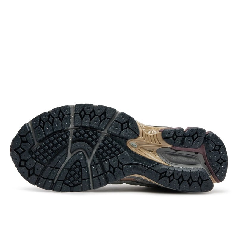 New Balance New Balance 1906D Clay Ash Licorice Grijs