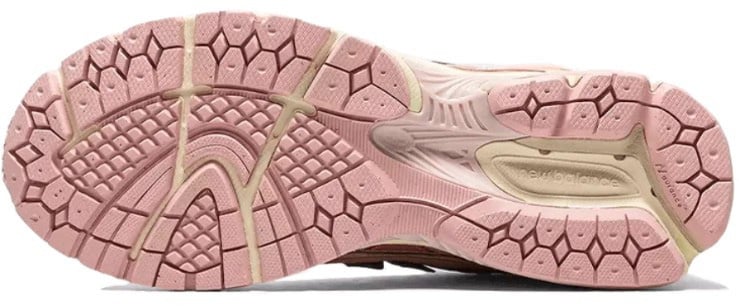 New Balance New Balance 1906R Lunar New Year Pink Roze