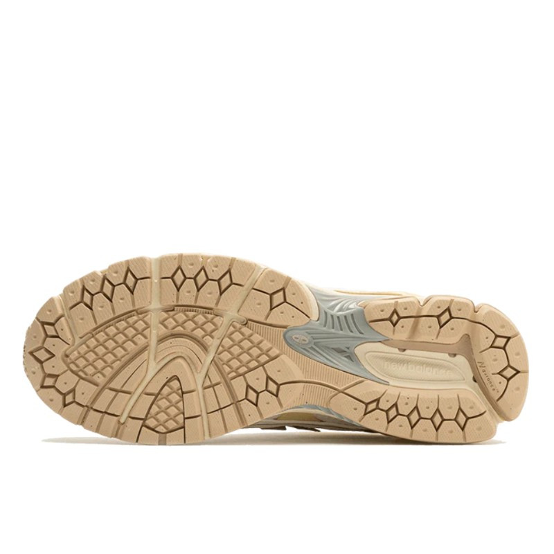 New Balance New Balance 1906R Lunar New Year White Geel