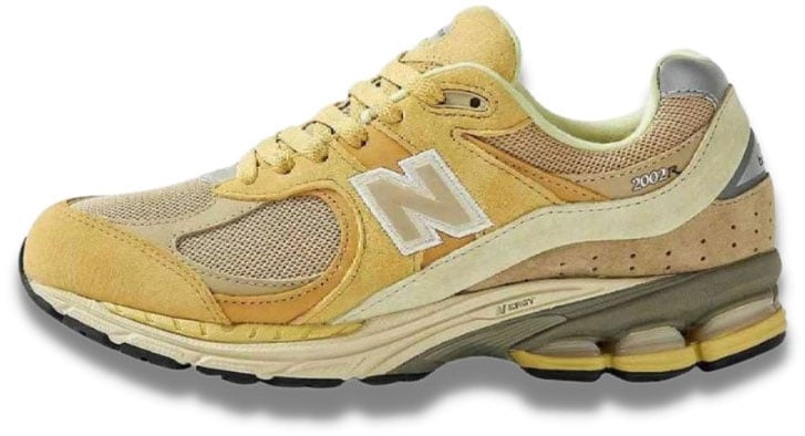 New Balance New Balance 2002R Auralee Yellow Beige Geel