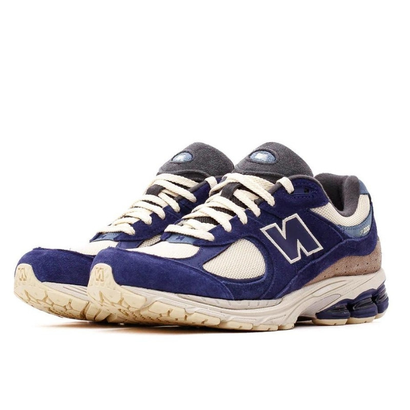New Balance New Balance 2002R Navy Cream Blauw