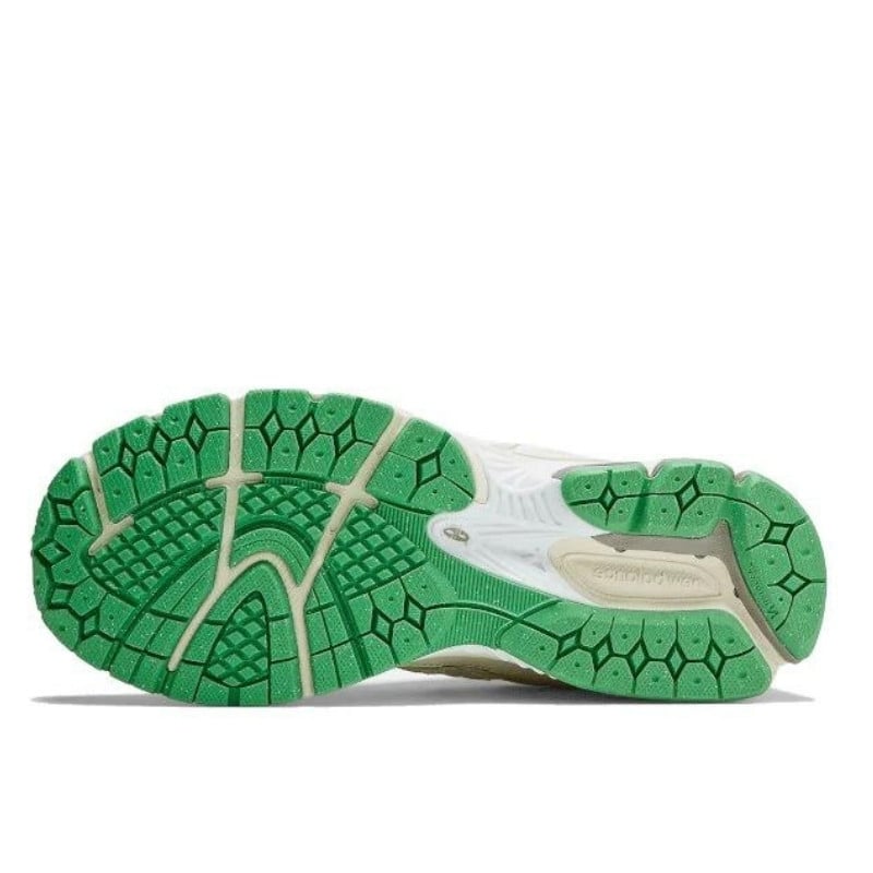 New Balance New Balance 2002R GANNI Rain Cloud Wit