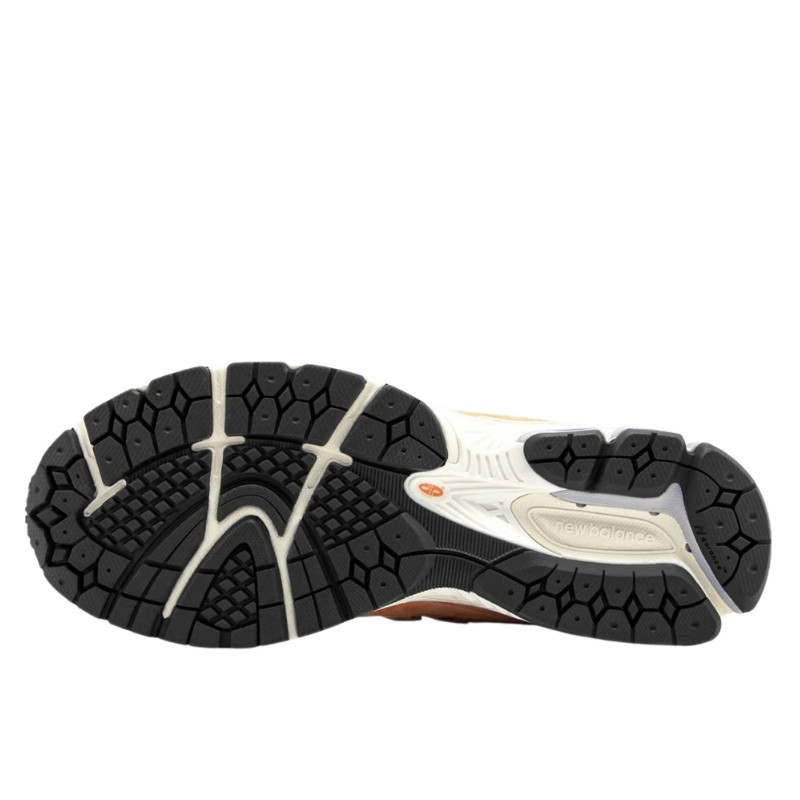 New Balance New Balance 2002R Sweet Caramel Grijs