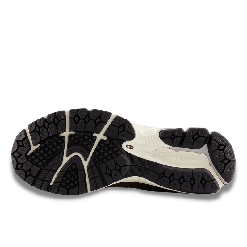 New Balance New Balance 2002R Moonbeam Bruin