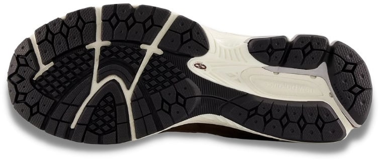 New Balance New Balance 2002R Moonbeam Bruin