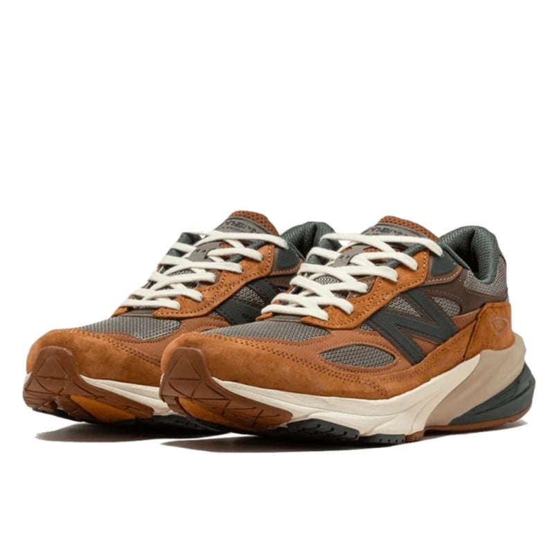 New Balance New Balance 990 V6 Carhartt WIP Sculpture Center Bruin