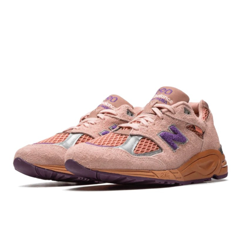 New Balance New Balance 990 V2 Salehe Bembury Sand Be The Time Roze