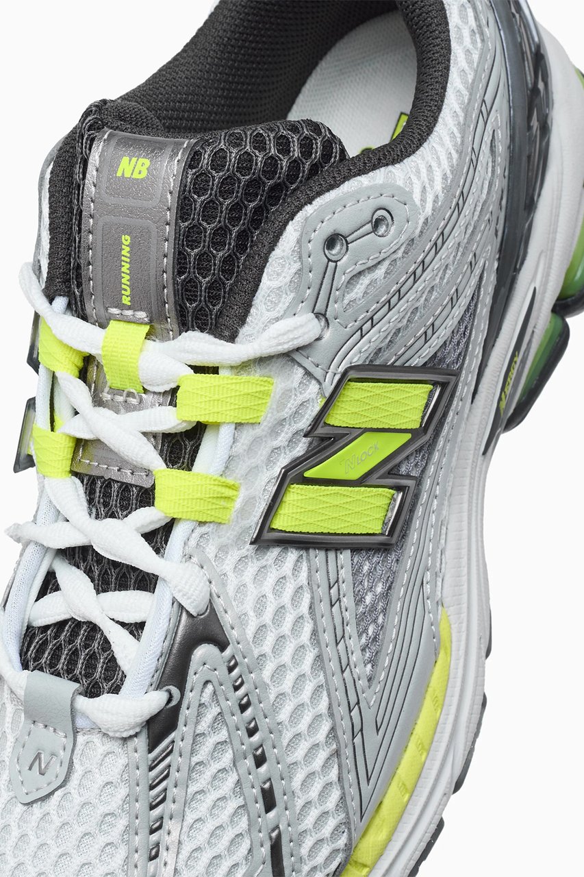 New Balance Sneakers Light Silver Metallic Zilver