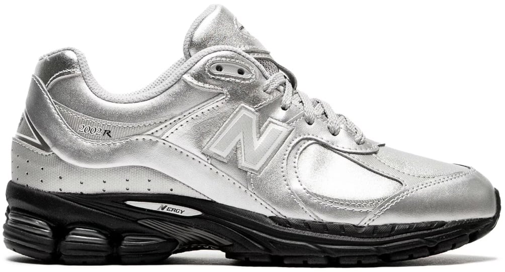 New Balance 2002r Silver Metallic Sneakers Zilver