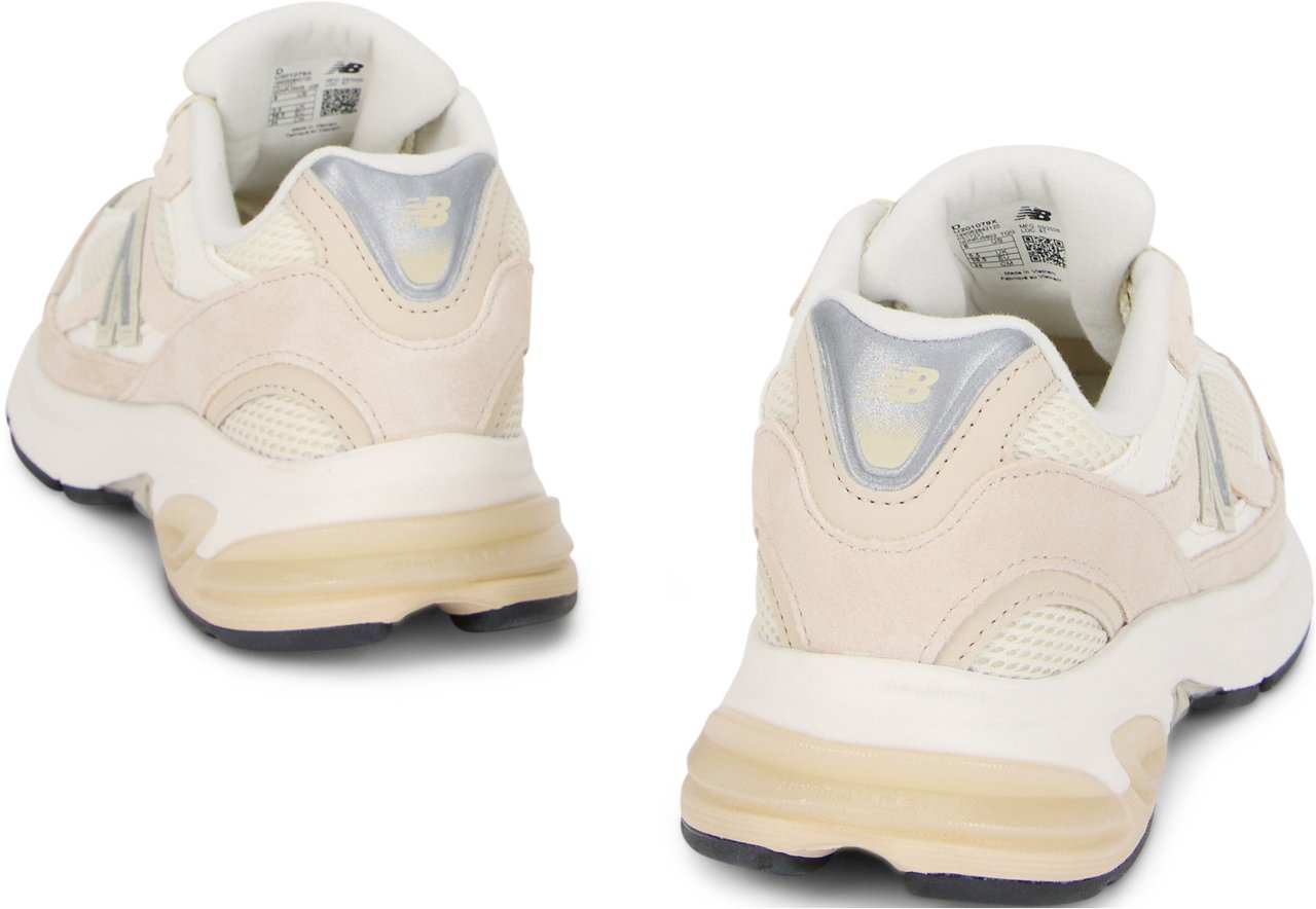 New Balance Low Sneakers 2010 in suede and mesh Beige