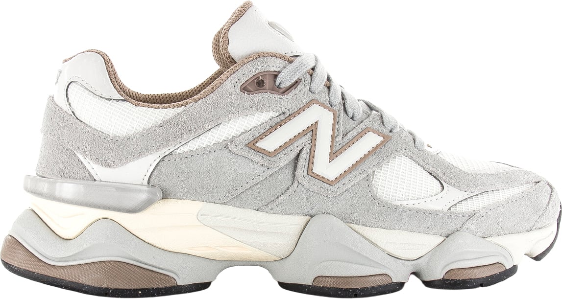 New Balance 9060 driftwood sea salt Grijs