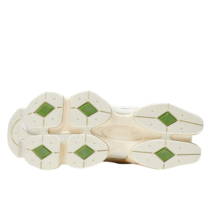 New Balance New Balance 9060 Bricks & Wood Beige