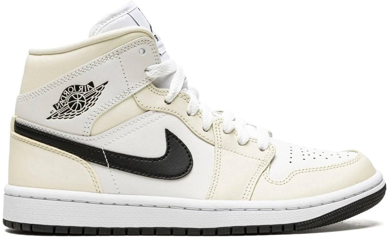 Nike Air Jordan 1 Mid Coconut Milk Zwart