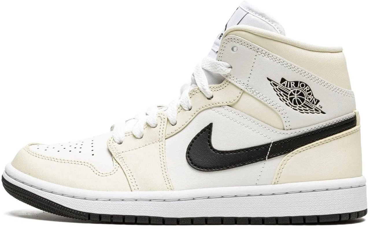 Nike Air Jordan 1 Mid Coconut Milk Zwart