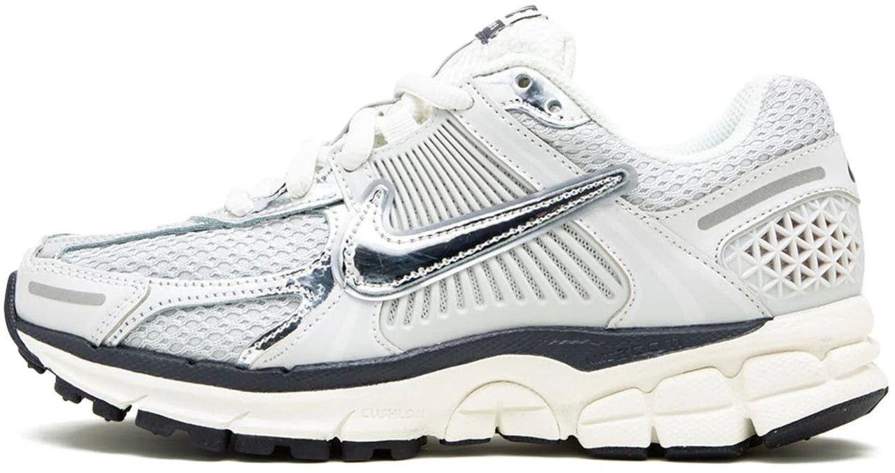 Nike Nike Zoom Vomero 5 Photon Dust Metallic Silver Blauw