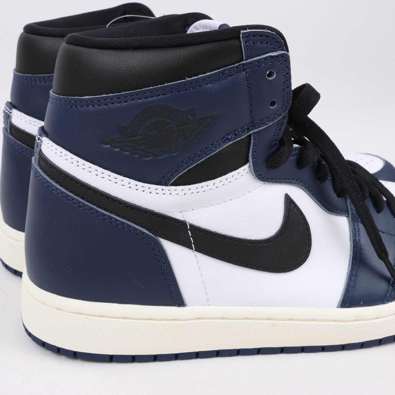 Nike Nike Air Jordan Leather High-Top Sneakers in White x Navy DZ5485-401 Navy