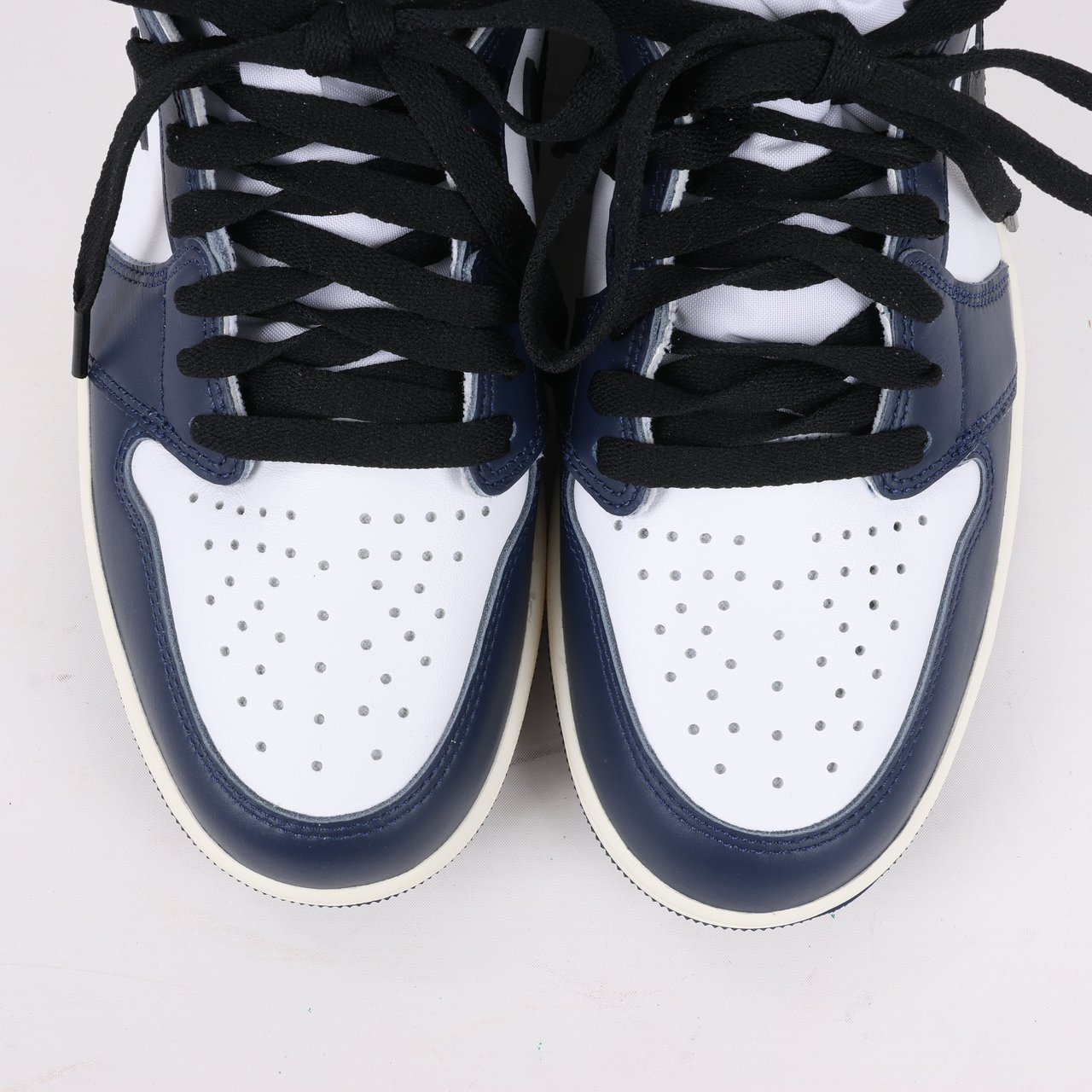 Nike Nike Air Jordan Leather High-Top Sneakers in White x Navy DZ5485-401 Navy