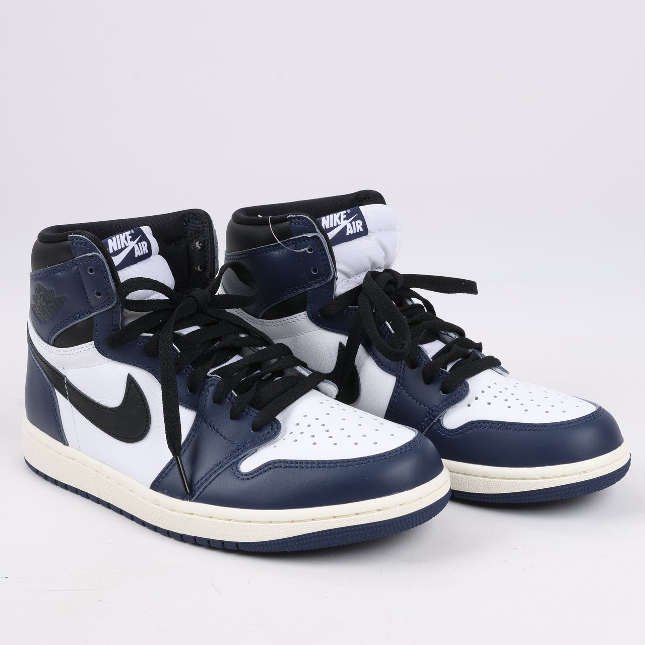 Nike Nike Air Jordan Leather High-Top Sneakers in White x Navy DZ5485-401 Navy