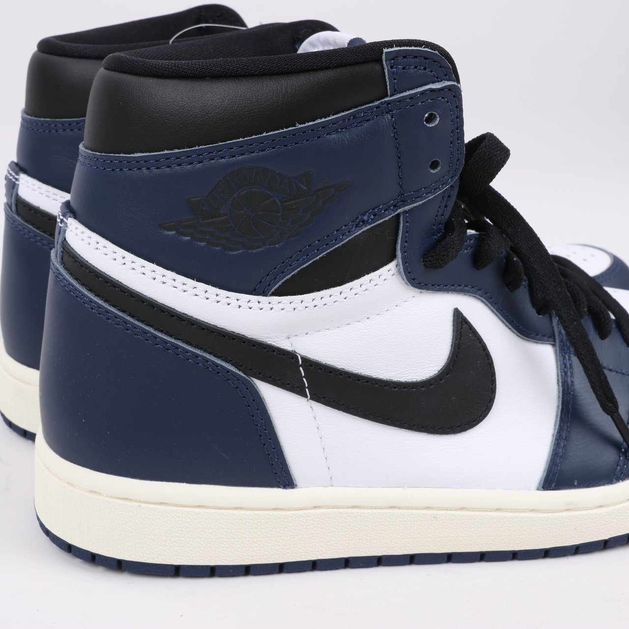 Nike Nike Air Jordan Leather High-Top Sneakers in White x Navy DZ5485-401 Navy
