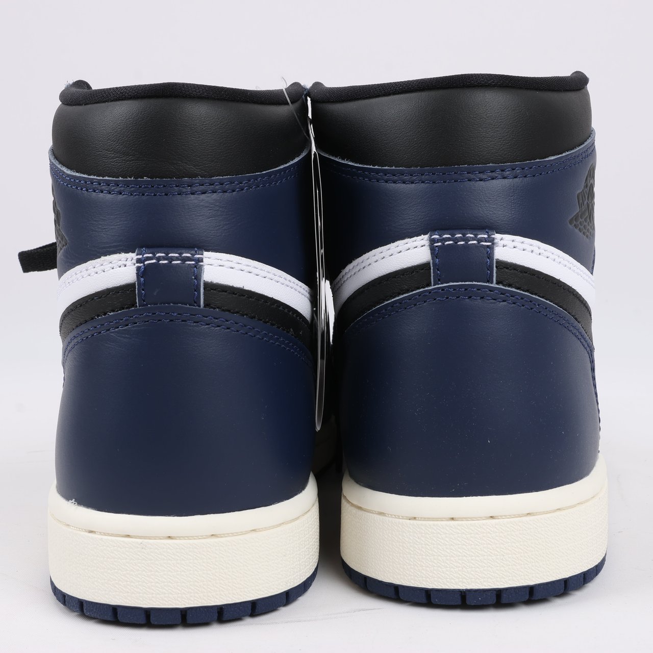 Nike Nike Air Jordan Leather High-Top Sneakers in White x Navy DZ5485-401 Navy